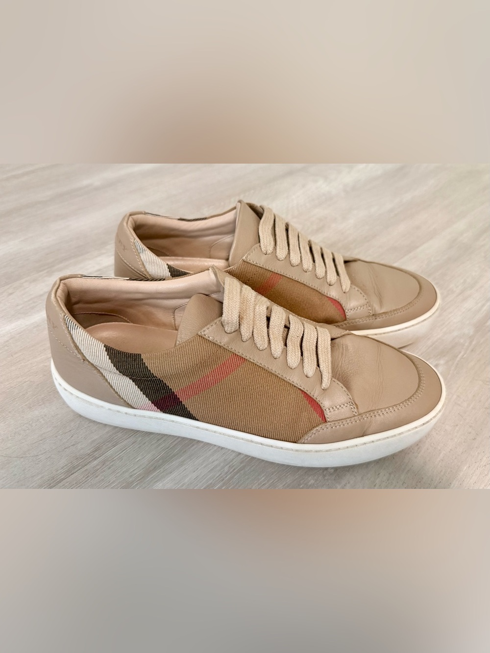 Burberry Vintage Check Low Top Sneakers Beige Leather Women’s US 7 / EU 37 - Picture 5 of 13